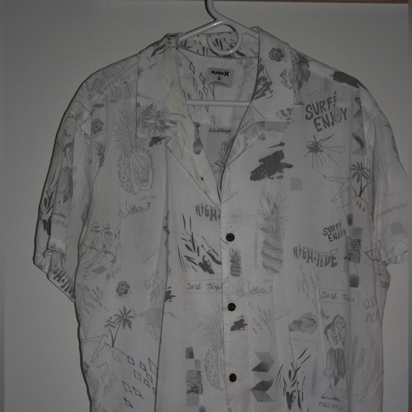 Surfer pattern light weight men’s XL short sleeve button down shirt - Picture 1 of 2